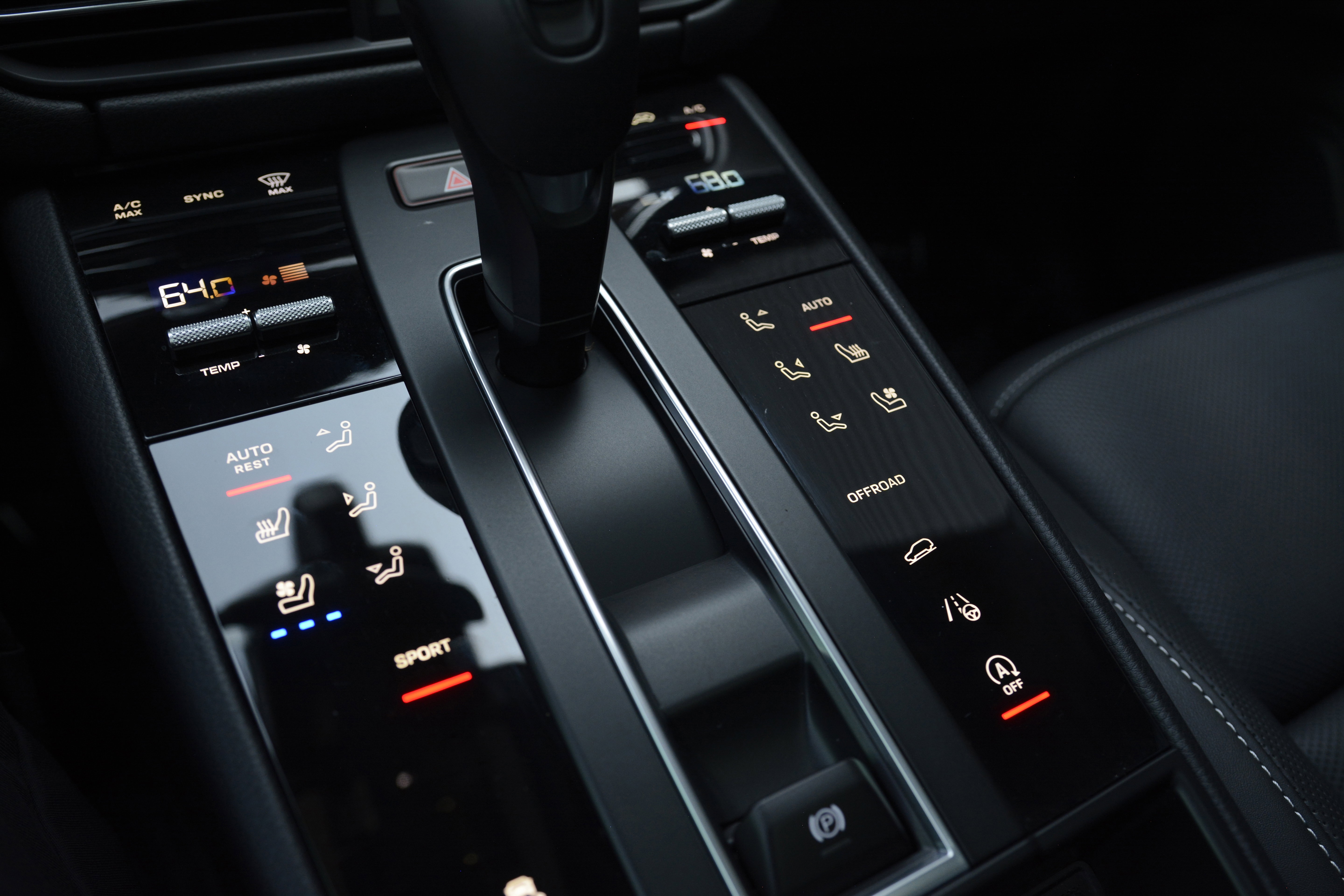 Certified 2026 Porsche Macan AWD/4WD image 23