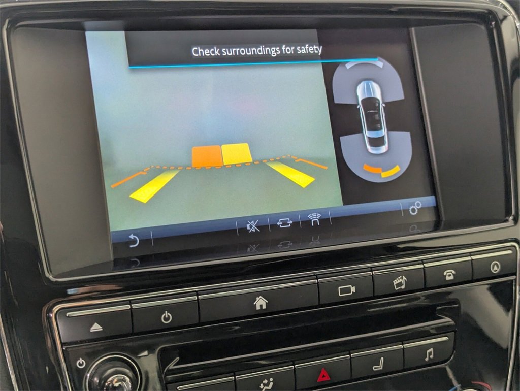 Used 2016 Jaguar XJ R-Sport image 22