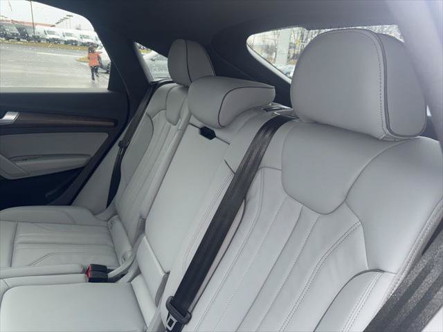 Used 2023 Audi Q5 2.0T Premium w/ Convenience Package AWD/4WD image 33