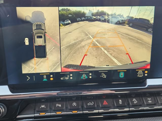 Used 2023 Chevrolet Silverado 1500 ZR2 w/ Technology Package AWD/4WD image 17