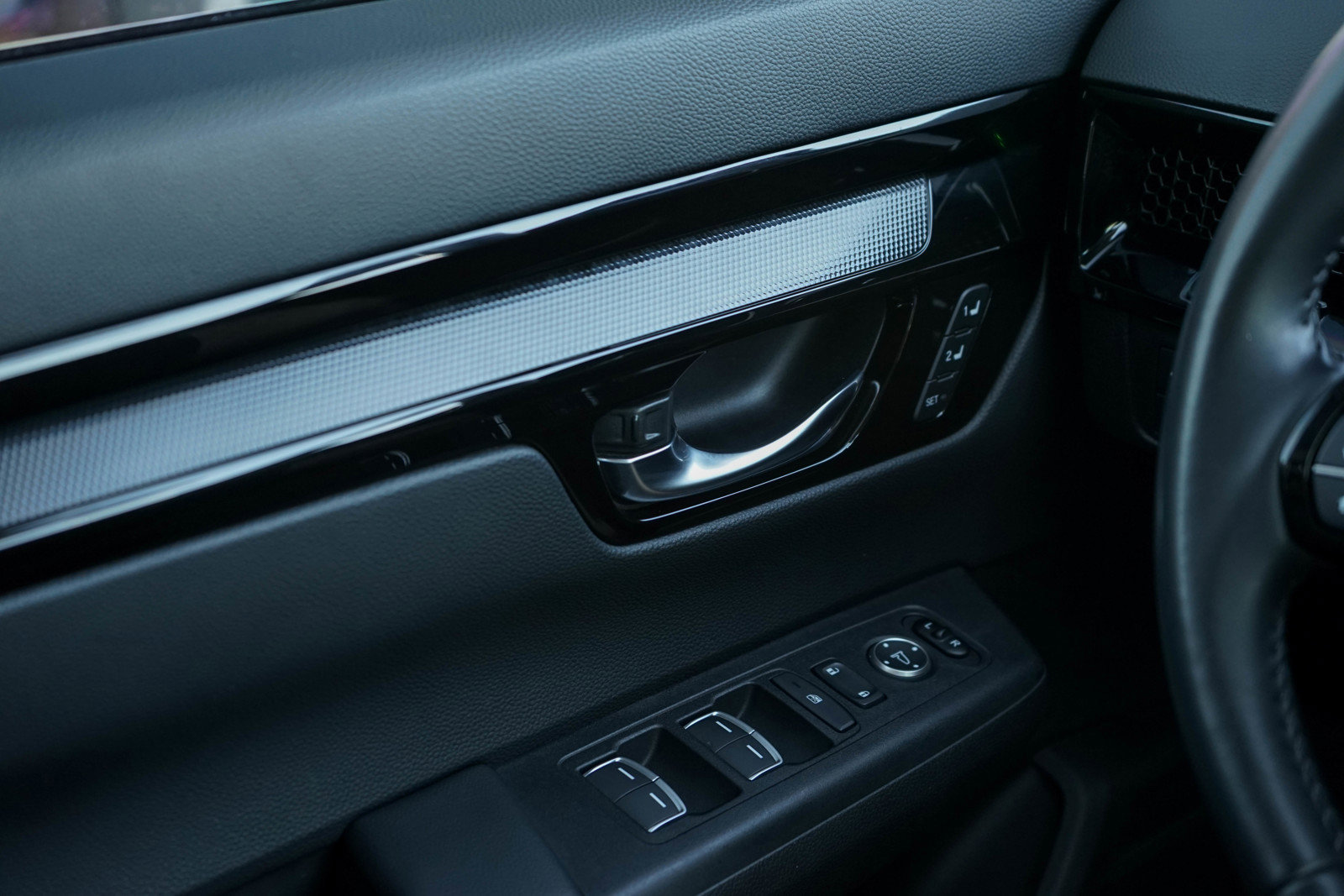 Used 2025 Honda CR-V EX-L image 23