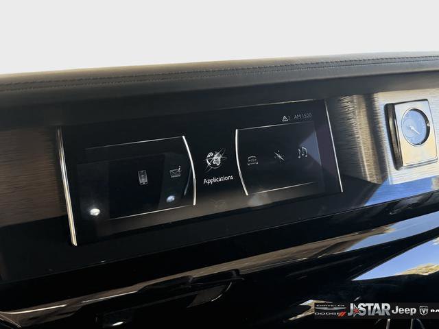 Used 2022 Rolls-Royce Phantom Sedan RWD image 17