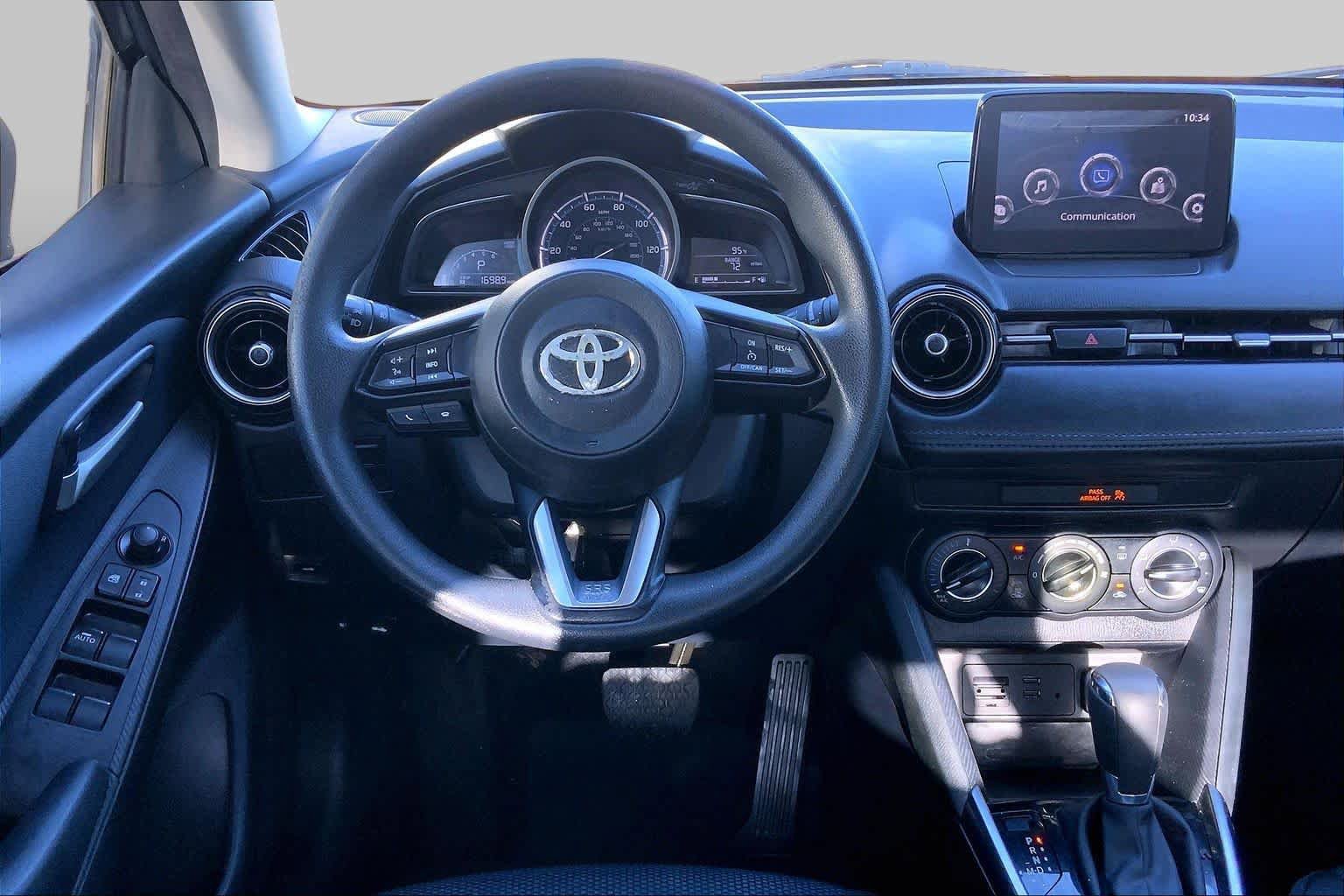 Used 2019 Toyota Yaris LE FWD image 6