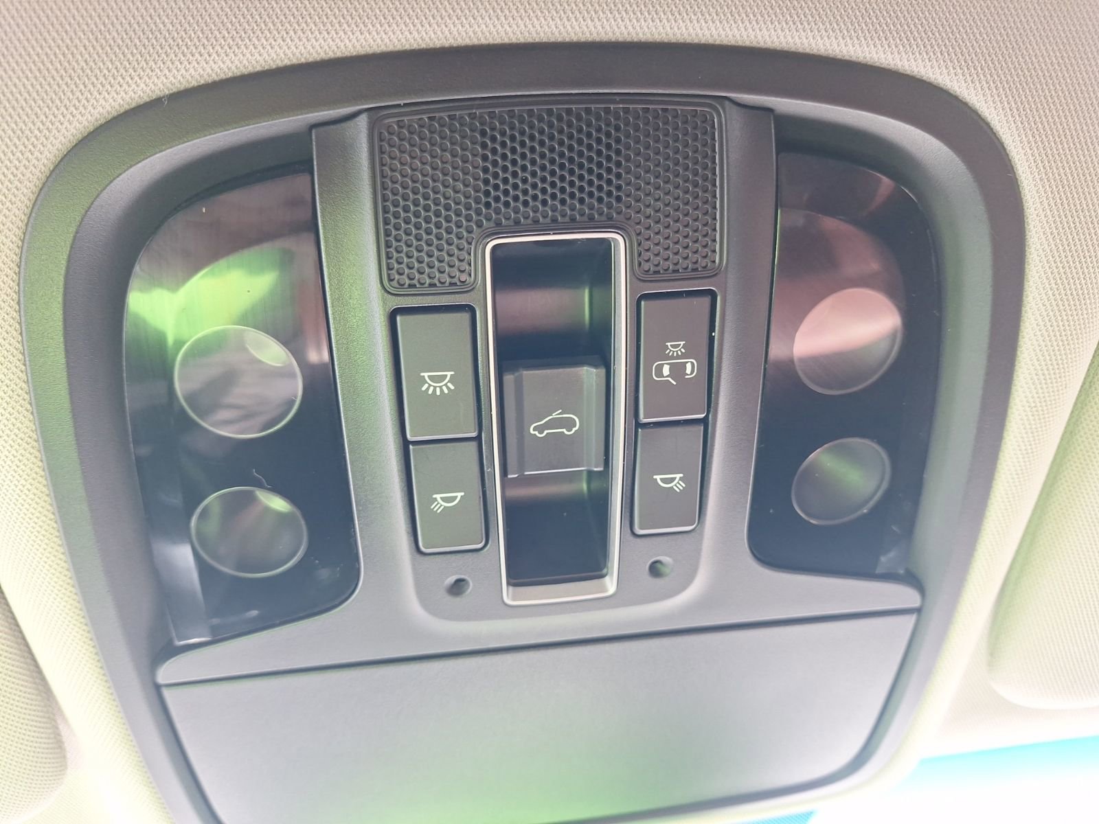 Used 2018 Kia Sorento SX image 30