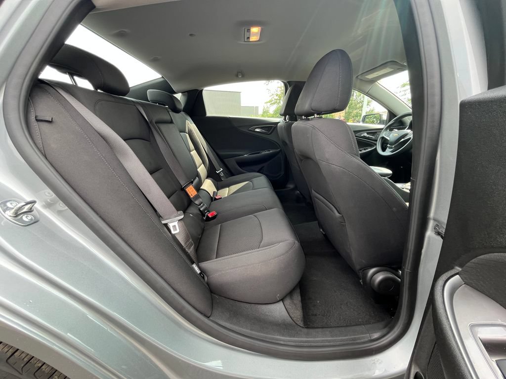 Used 2025 Chevrolet Malibu LT FWD image 18
