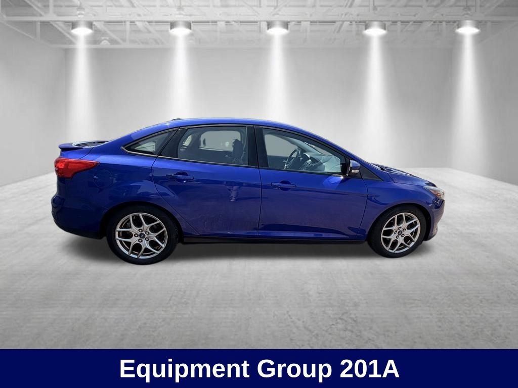 Used 2015 Ford Focus SE w/ Equipment Group 201A FWD image 2