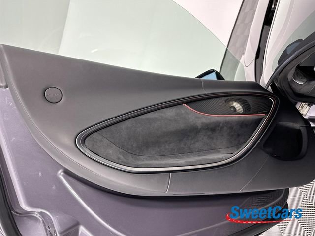 Used 2024 McLaren Artura image 33