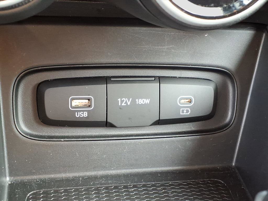 Used 2024 Hyundai Venue SEL image 15