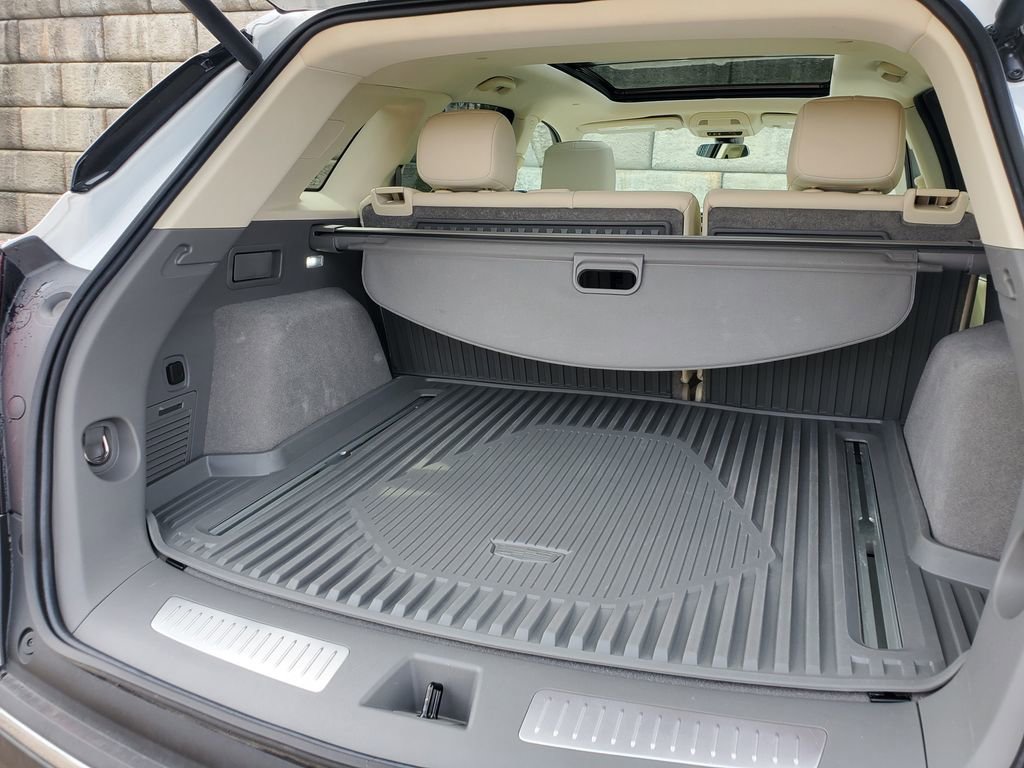 Used 2023 Cadillac XT5 Premium Luxury w/ LPO, Floor Liner Package image 43