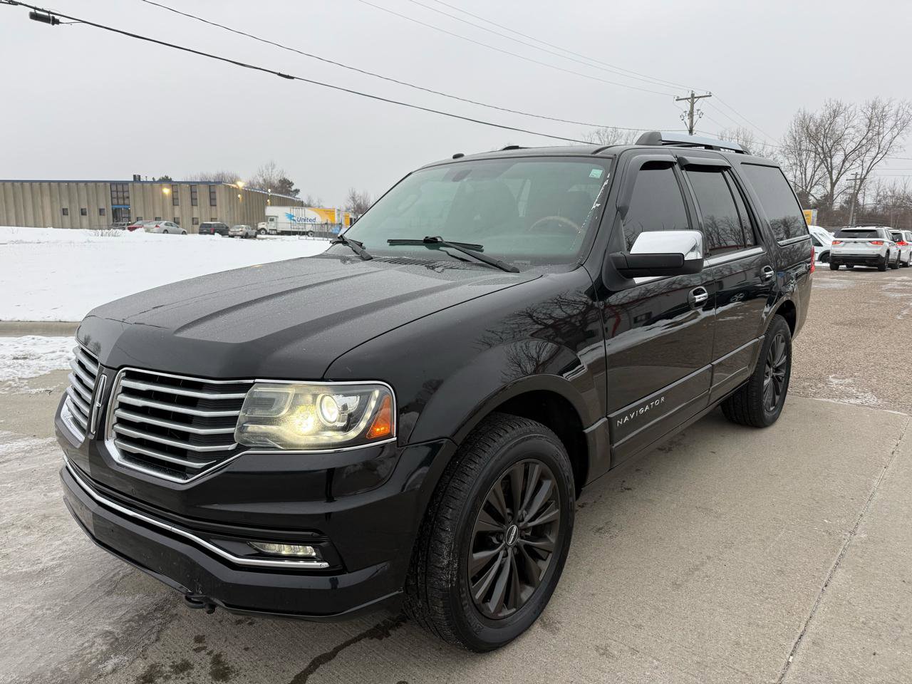 Used 2016 Lincoln Navigator Select image 1