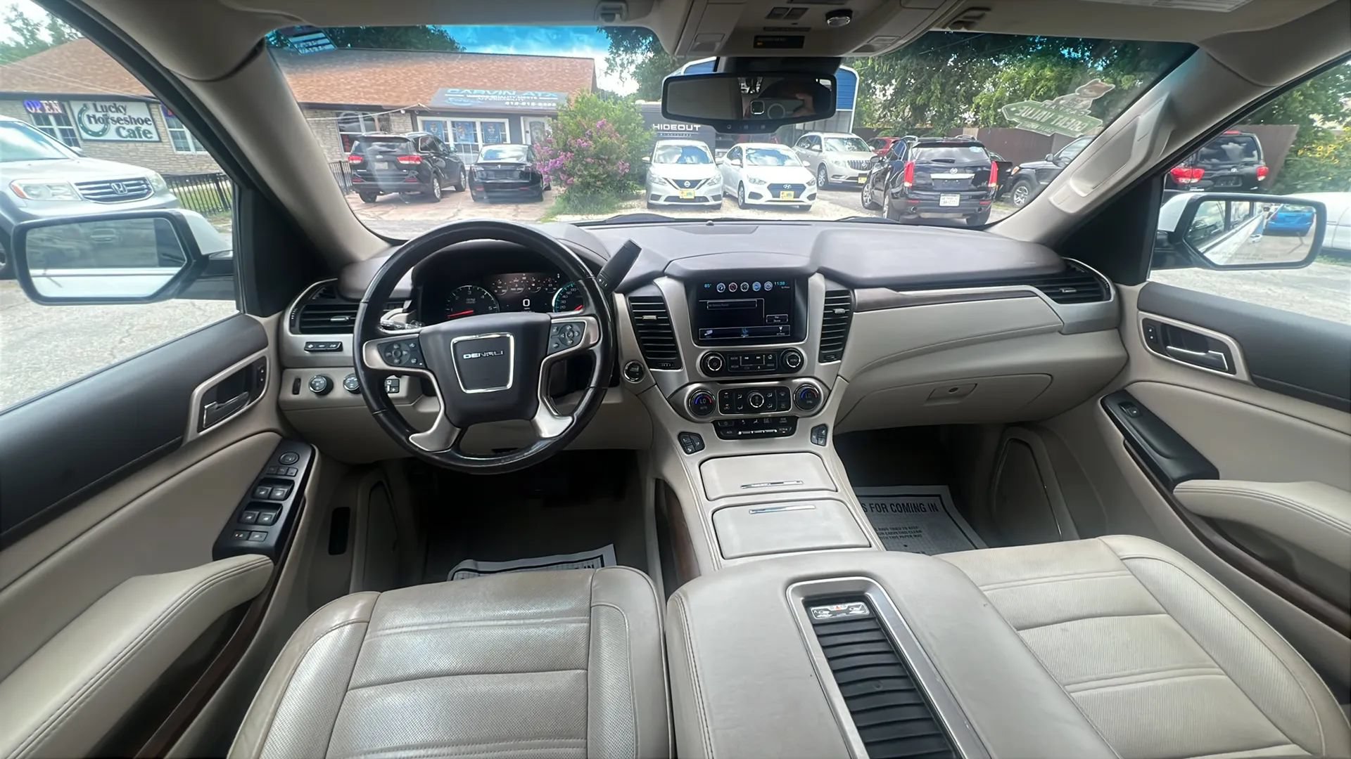 Used 2019 GMC Yukon XL Denali w/ Open Road Package AWD/4WD image 9