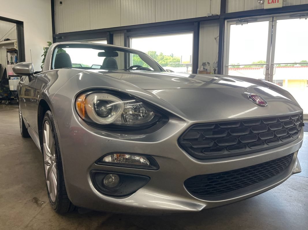 Used 2017 FIAT 124 Spider Lusso RWD image 28
