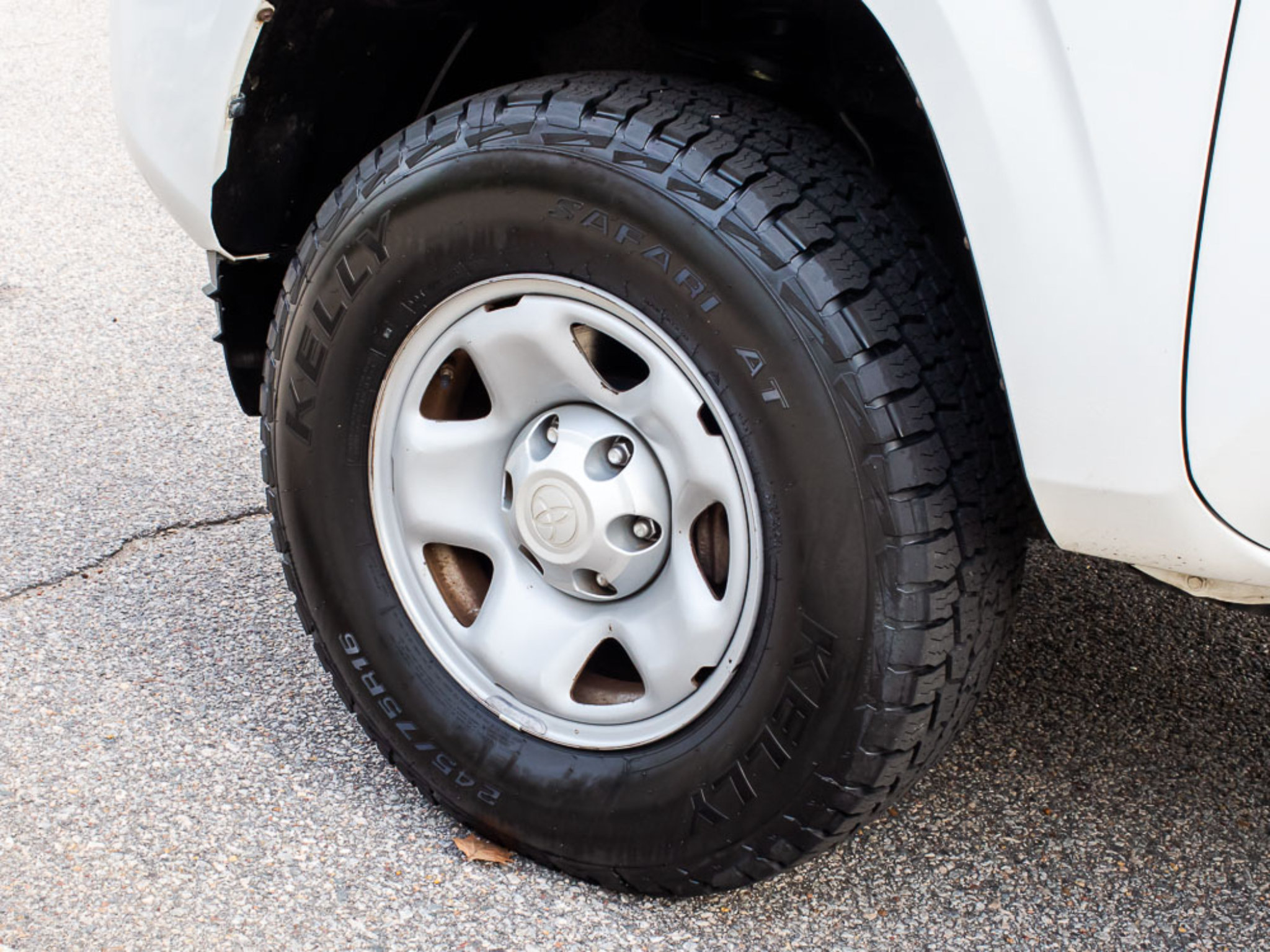Used 2018 Toyota Tacoma SR RWD image 5