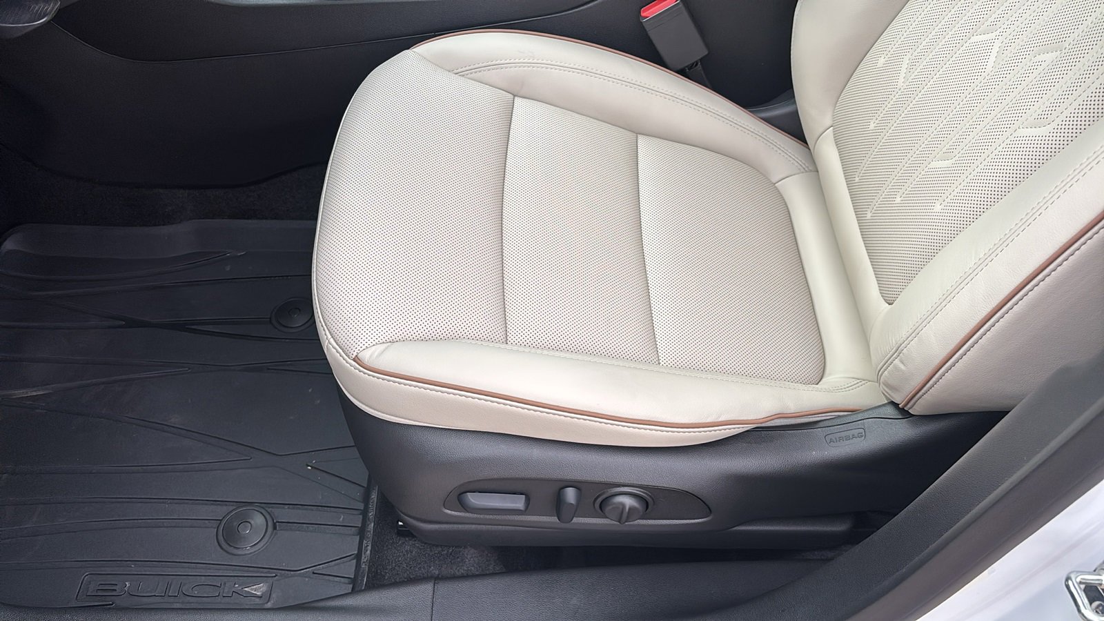 New 2026 Buick Encore GX Avenir w/ Avenir Technology Package image 25