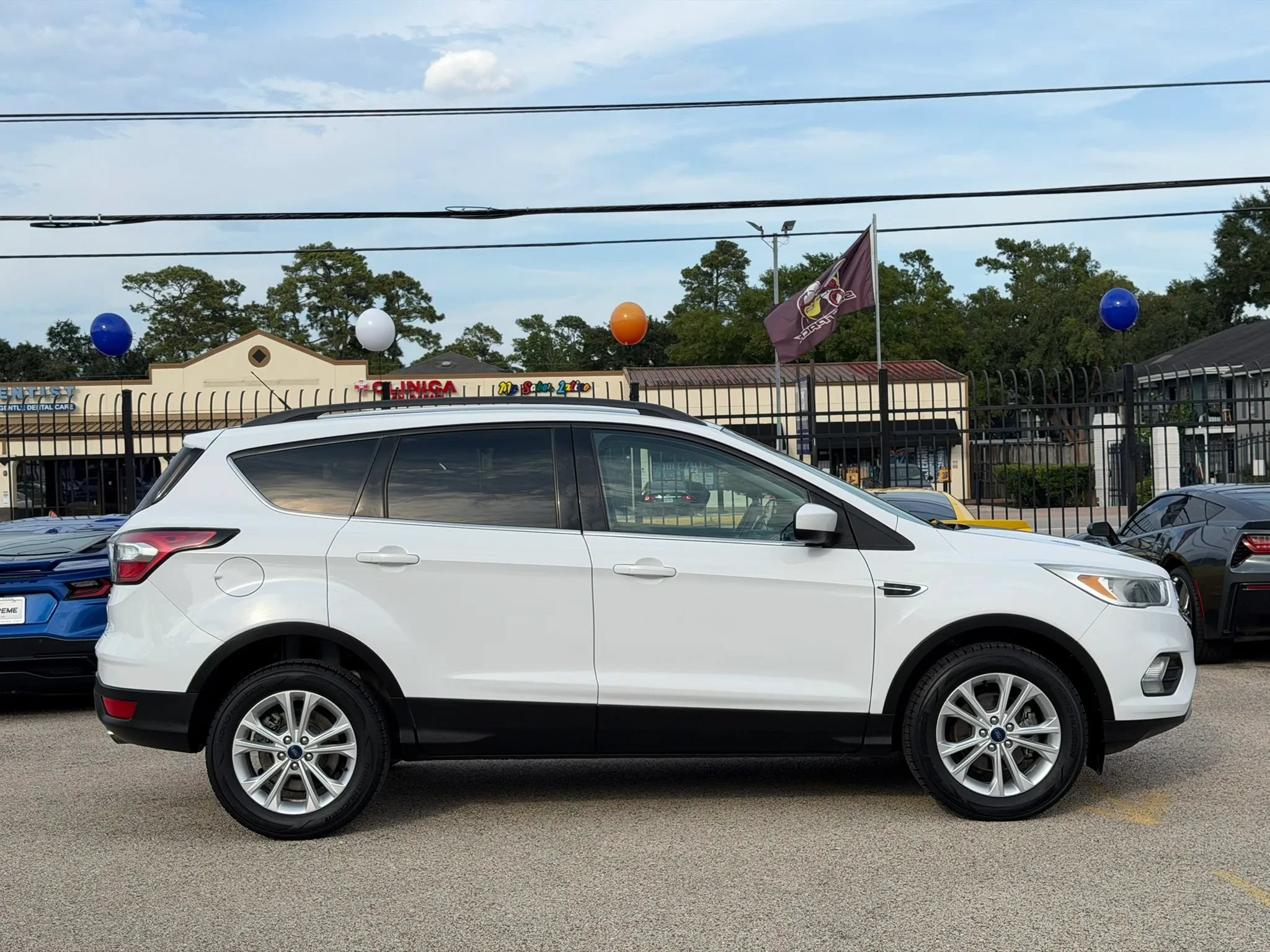 Used 2018 Ford Escape SE FWD image 9