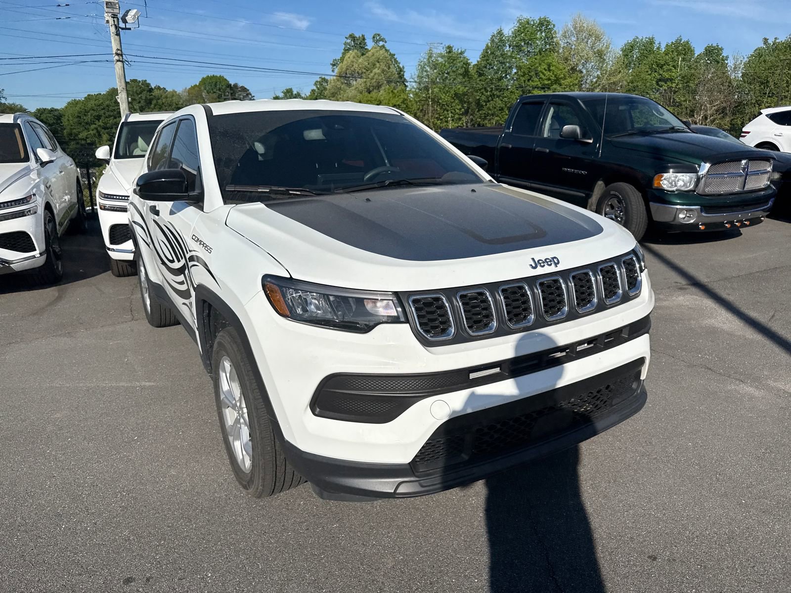 Used 2024 Jeep Compass Sport image 4