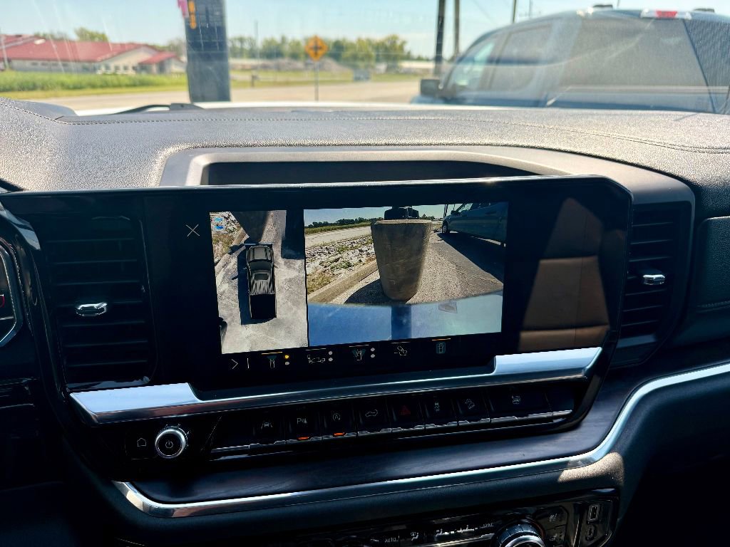 Used 2023 GMC Sierra 1500 SLT w/ SLT Premium Plus Package AWD/4WD image 18