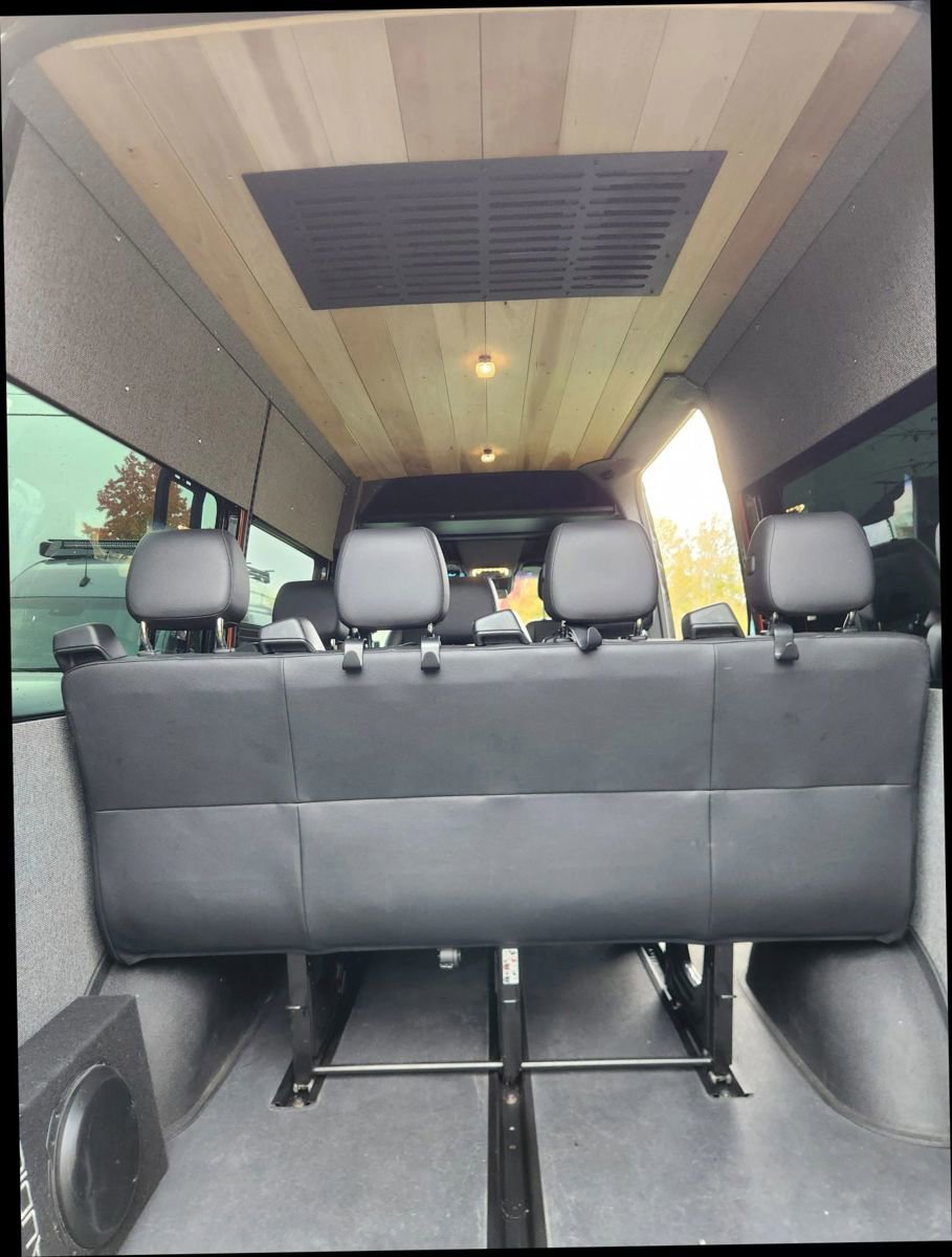 Used 2020 Mercedes-Benz Sprinter 2500 image 39