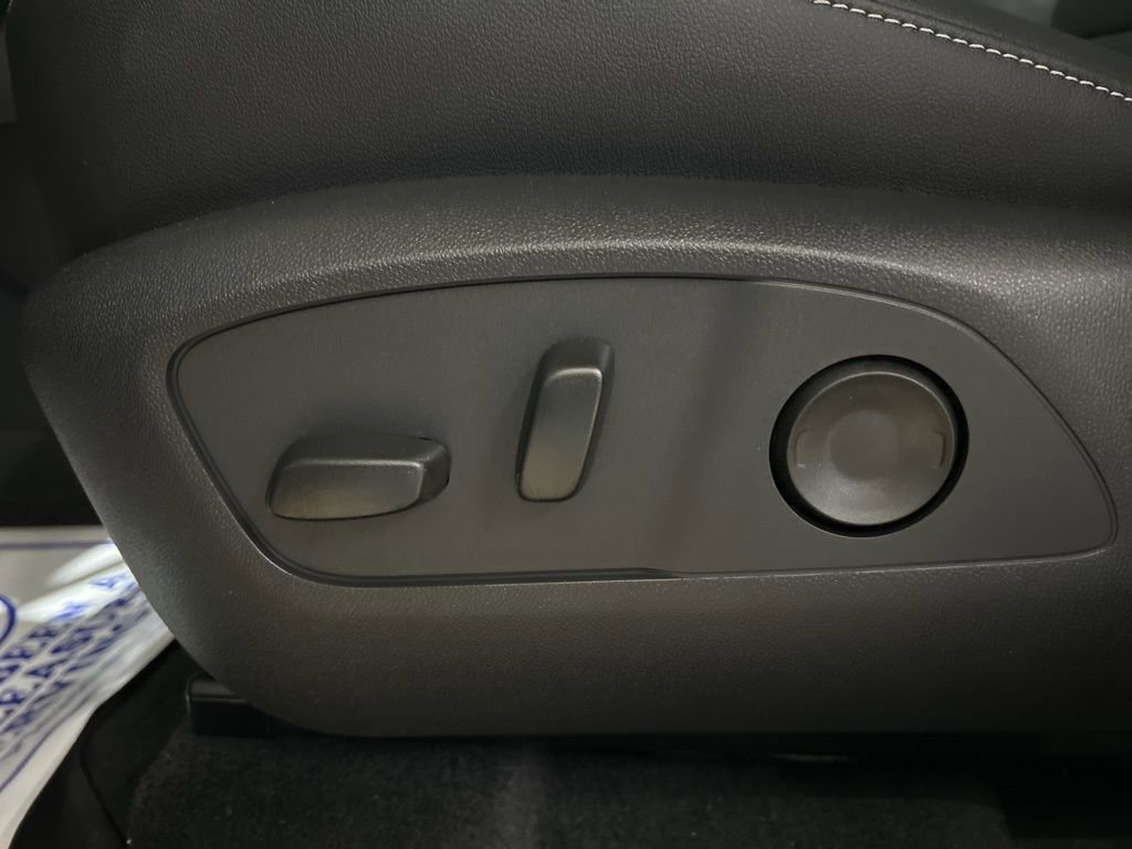 New 2026 Chevrolet Traverse LT w/ Driver Confidence Package image 19