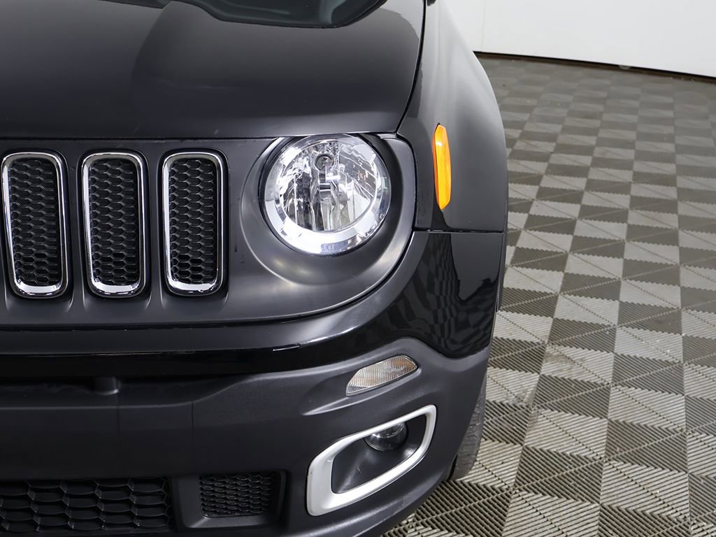 Used 2018 Jeep Renegade Latitude image 11