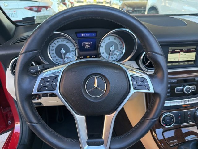 Used 2014 Mercedes-Benz SLK 350 image 21