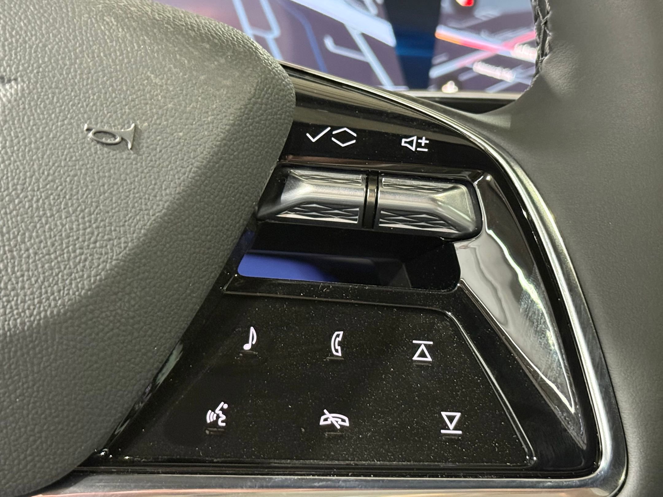 New 2026 Cadillac Optiq Sport 1 image 27