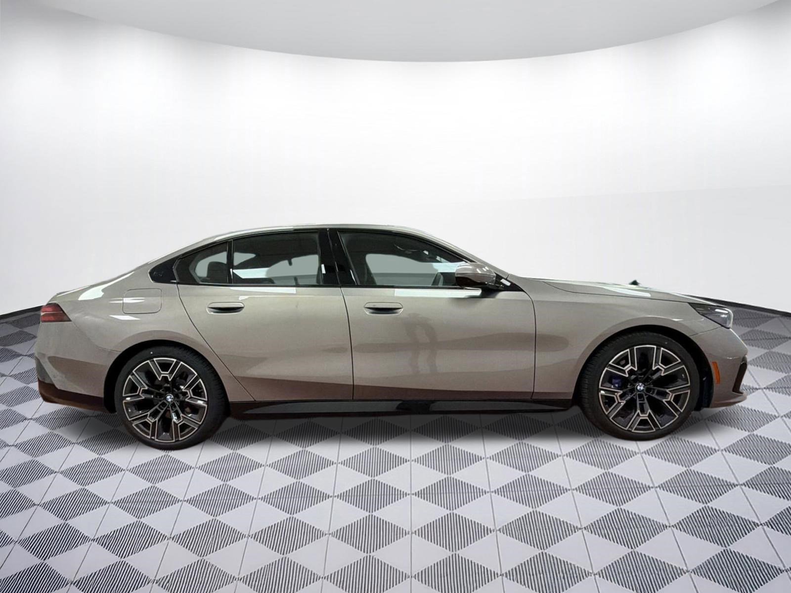 New 2026 BMW 530i xDrive w/ M Sport Package AWD/4WD image 7