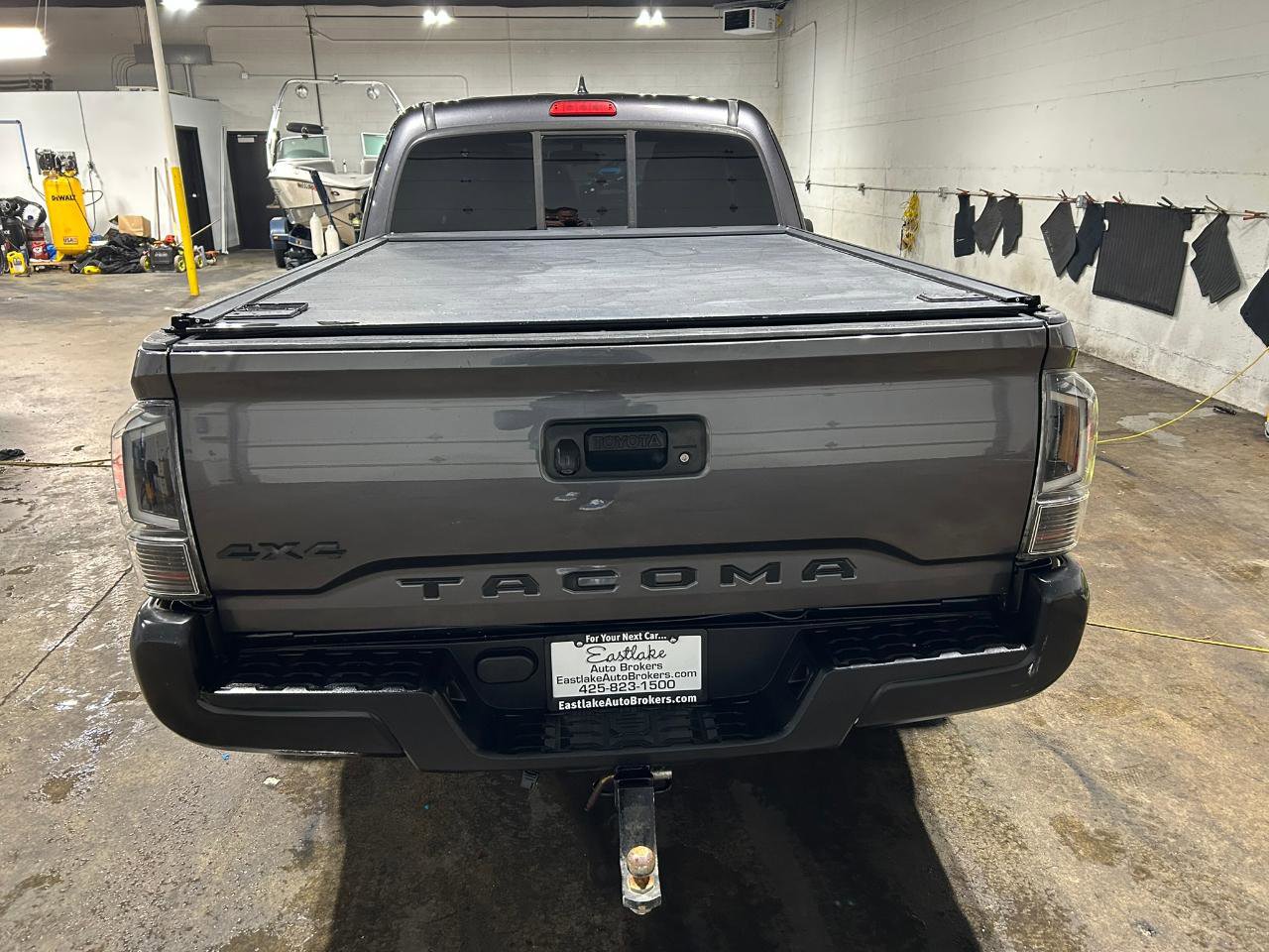 Used 2016 Toyota Tacoma SR5 AWD/4WD image 6