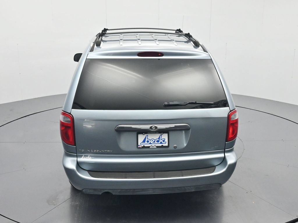 Used 2005 Chrysler Town & Country LX w/ Popular Equipment Group II FWD image 31