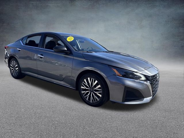 Used 2024 Nissan Altima 2.5 SV image 4