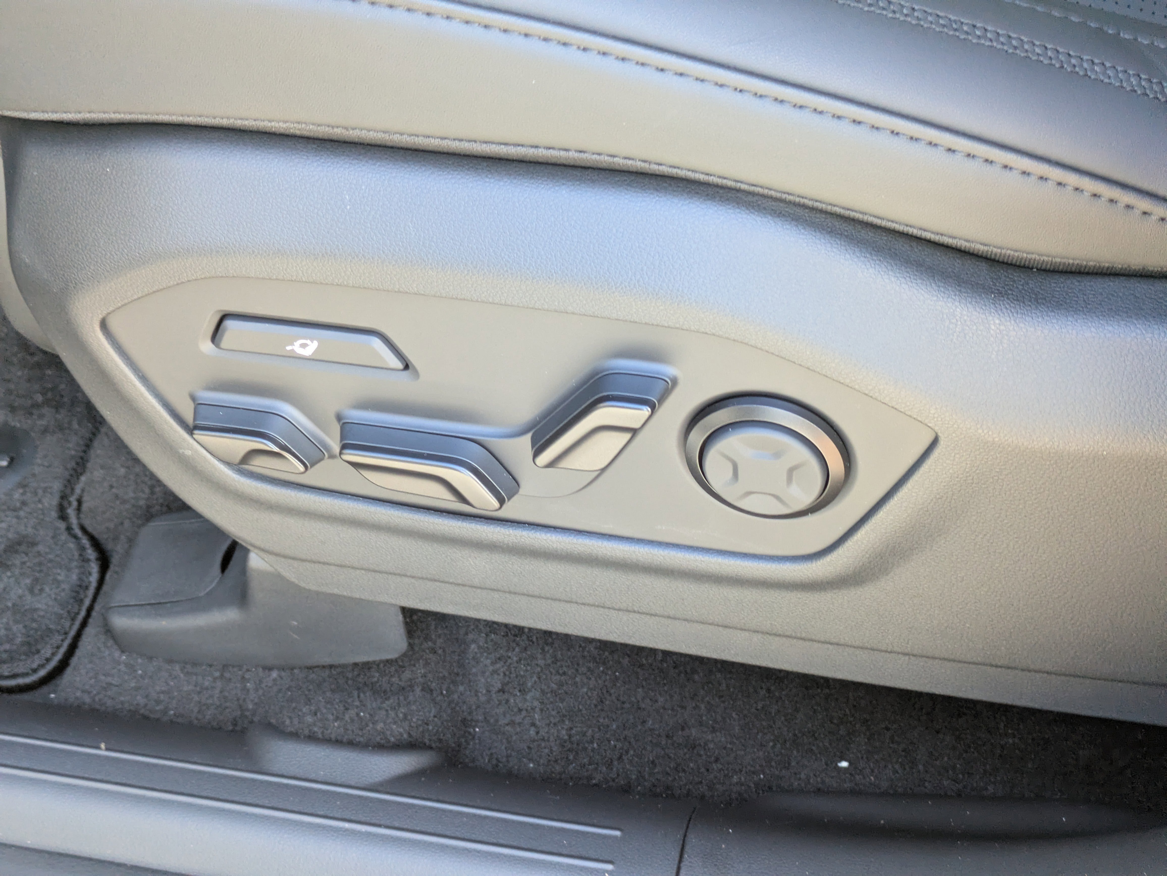 New 2026 Hyundai Santa Fe Calligraphy FWD image 20