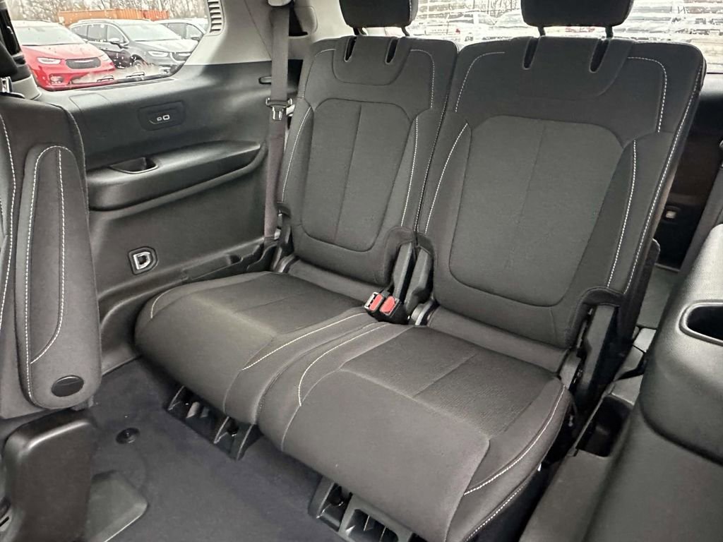 Used 2023 Jeep Grand Cherokee L Laredo w/ Luxury Tech Group I image 11