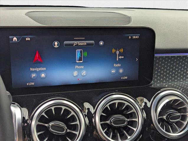 New 2025 Mercedes-Benz GLB 250 image 11