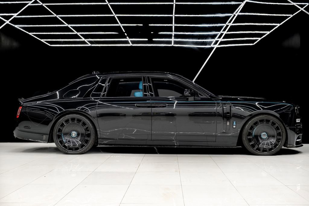 Used 2023 Rolls-Royce Phantom Sedan image 9