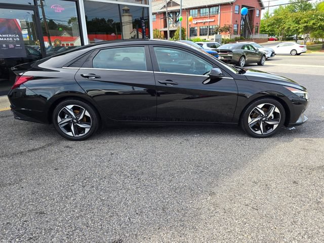 Used 2023 Hyundai Elantra Limited w/ Preferred Accessory Package FWD image 41