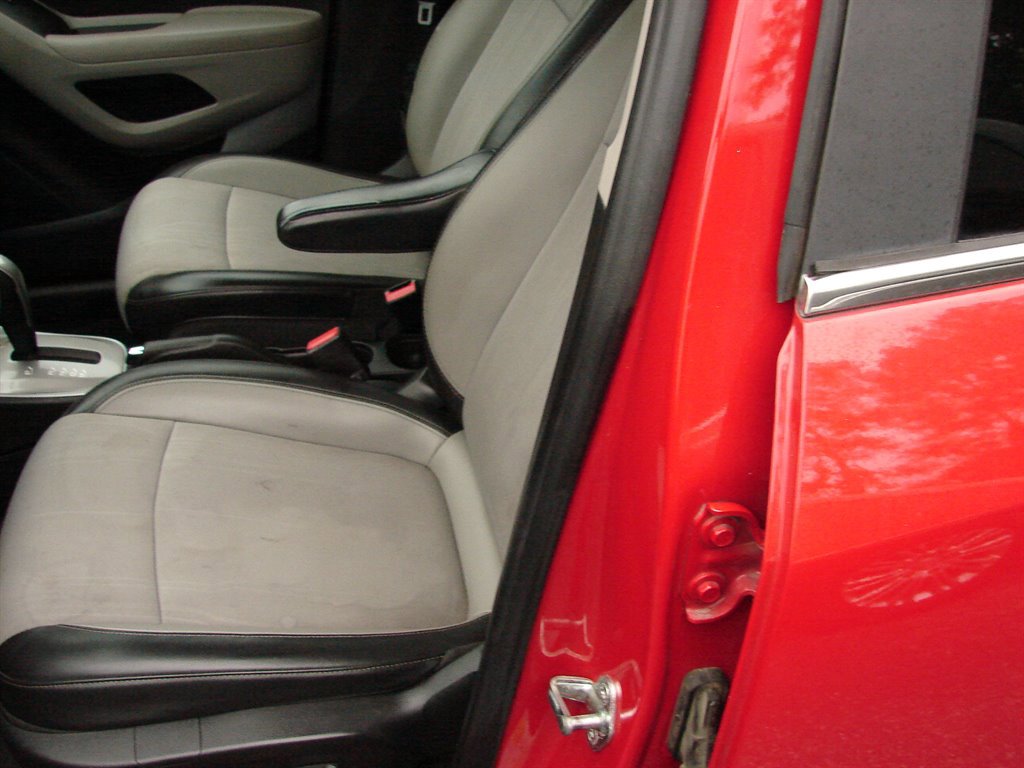 Used 2016 Chevrolet Trax LT w/ LT Convenience Package image 6