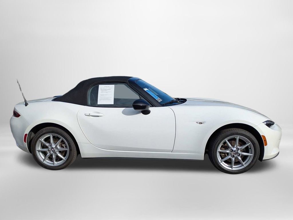 Used 2017 MAZDA MX-5 Miata Sport image 10