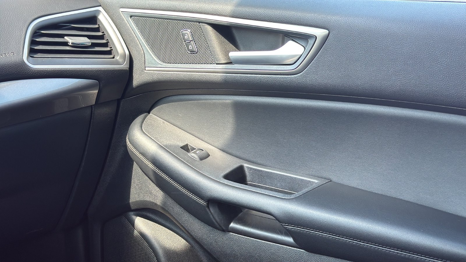 Used 2024 Ford Edge SEL AWD/4WD image 23