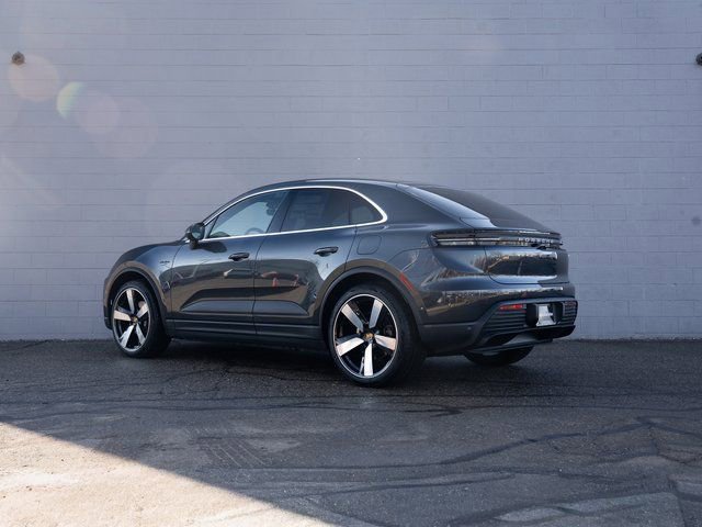 New 2026 Porsche Macan 4 Electric image 3
