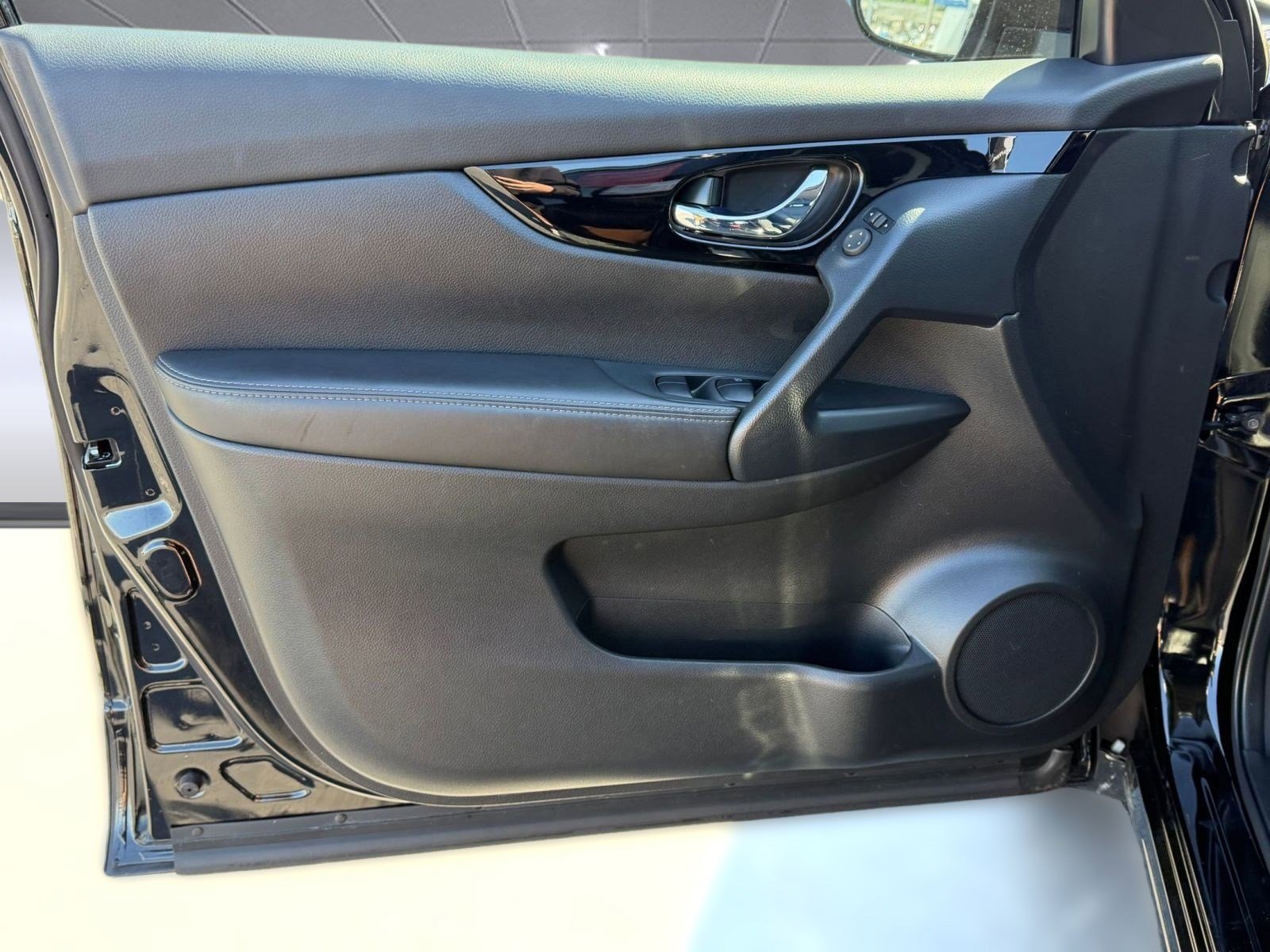 Certified 2022 Nissan Rogue Sport SL image 22