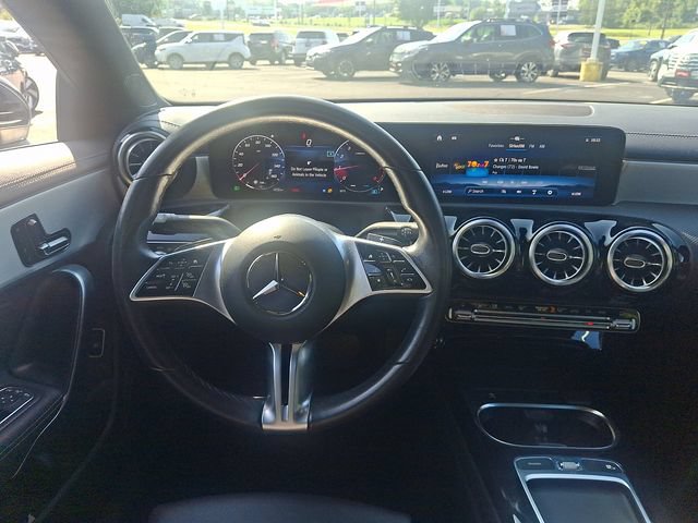 Used 2025 Mercedes-Benz CLA 250 image 11