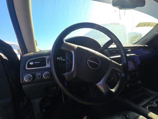 Used 2011 GMC Sierra 2500 Denali w/ Suspension Package, Off-Road image 9