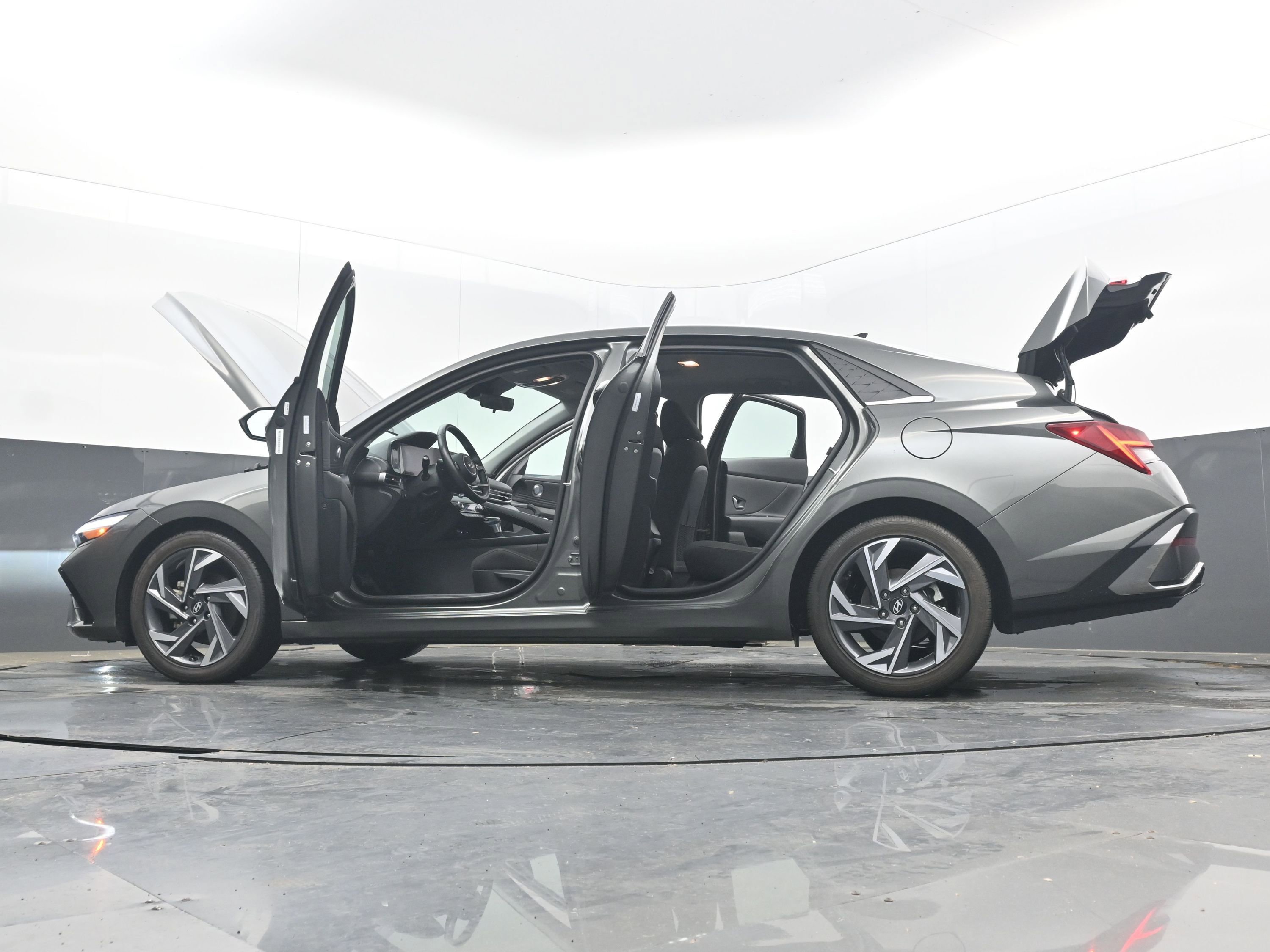 Used 2025 Hyundai Elantra SEL image 42