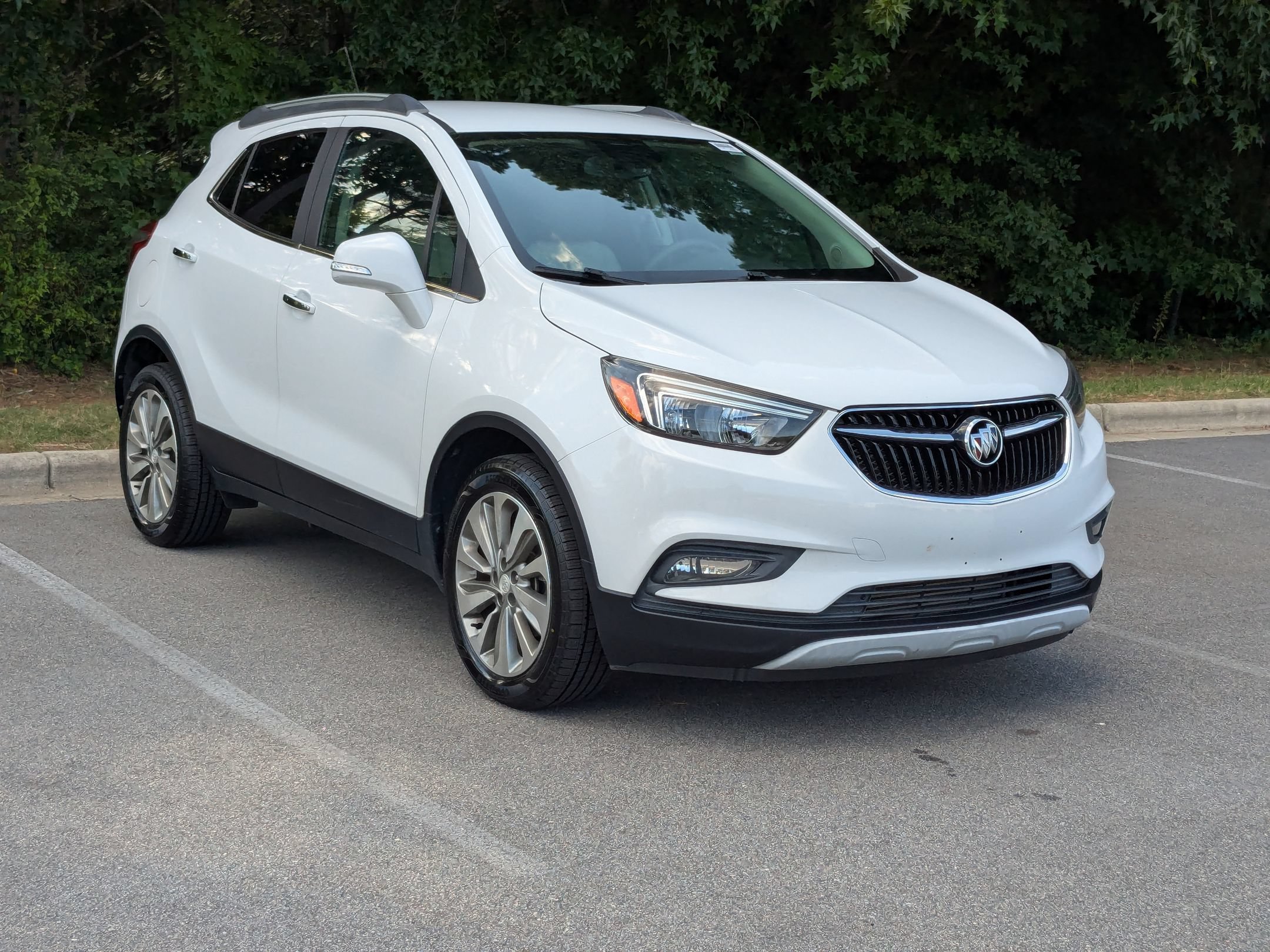 Used 2017 Buick Encore Preferred FWD image 2