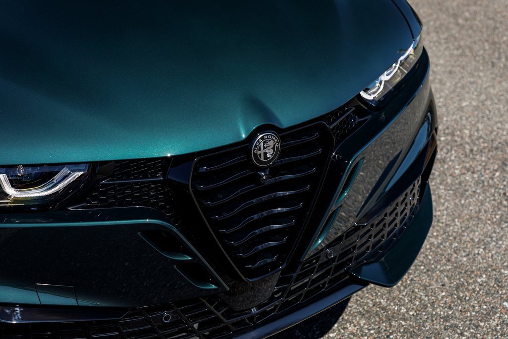 New 2026 Alfa Romeo Tonale w/ Active Assist Package AWD/4WD image 14