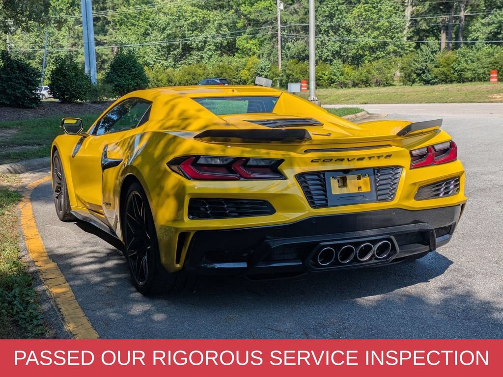 Used 2025 Chevrolet Corvette Z06 w/ Stealth Interior Trim Package RWD image 4