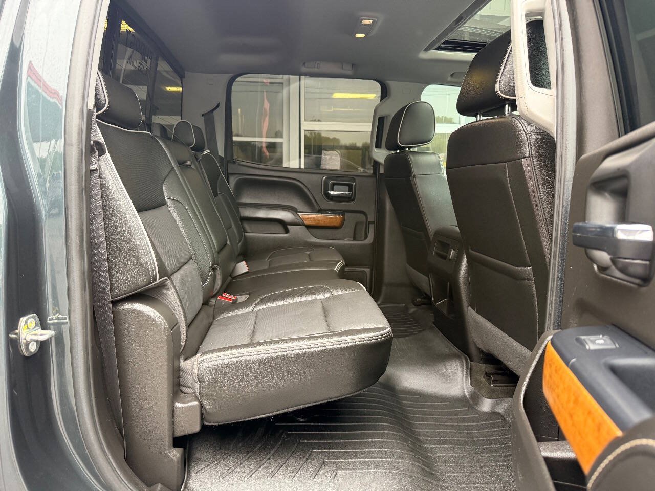 Used 2018 Chevrolet Silverado 2500 High Country w/ Duramax Plus Package AWD/4WD image 38