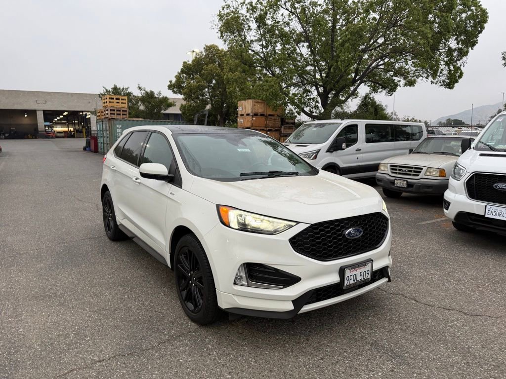 Used 2022 Ford Edge ST-Line w/ Class II Trailer Tow Package image 2