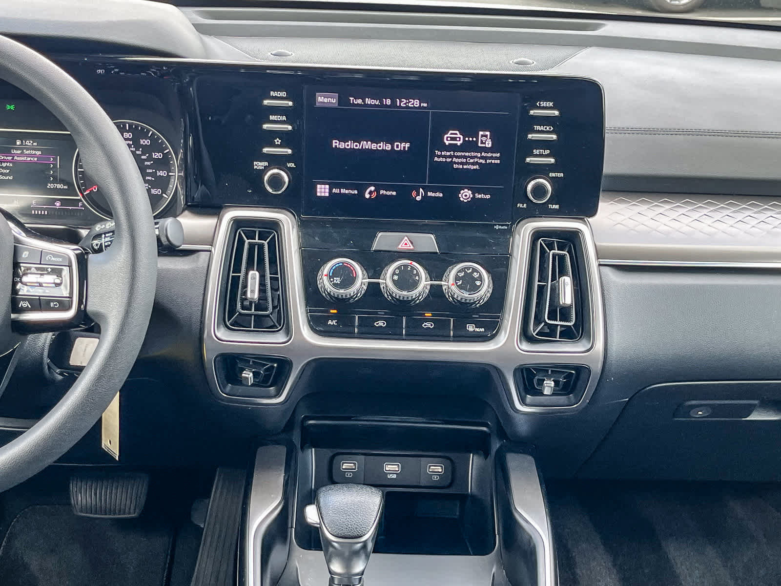 Used 2023 Kia Sorento LX image 12