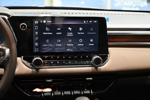 New 2026 GMC Canyon Denali image 16